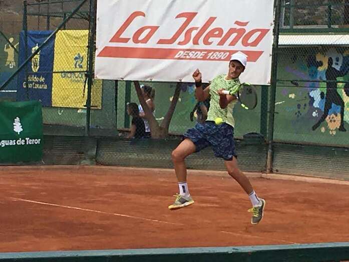 El joven tenista Tomás Quesada (Foto TA)